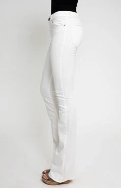 Hose Leona Flare White In Weiß 9 Hose Leona Flare White In Weiß -Triumph Verkäufe zhrill hose leona flare white in weiss 3