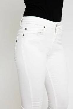 Hose Leona Flare White In Weiß 10 Hose Leona Flare White In Weiß -Triumph Verkäufe zhrill hose leona flare white in weiss 4