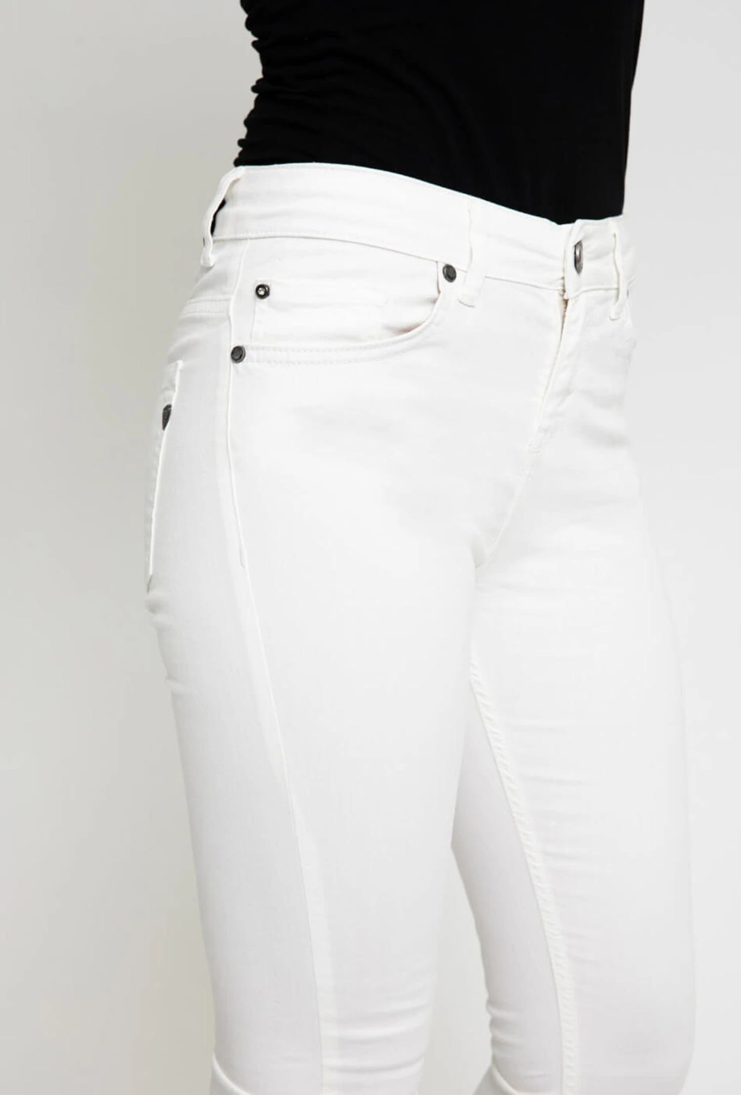 Hose Leona Flare White In Weiß 5 Hose Leona Flare White In Weiß – Bild 5